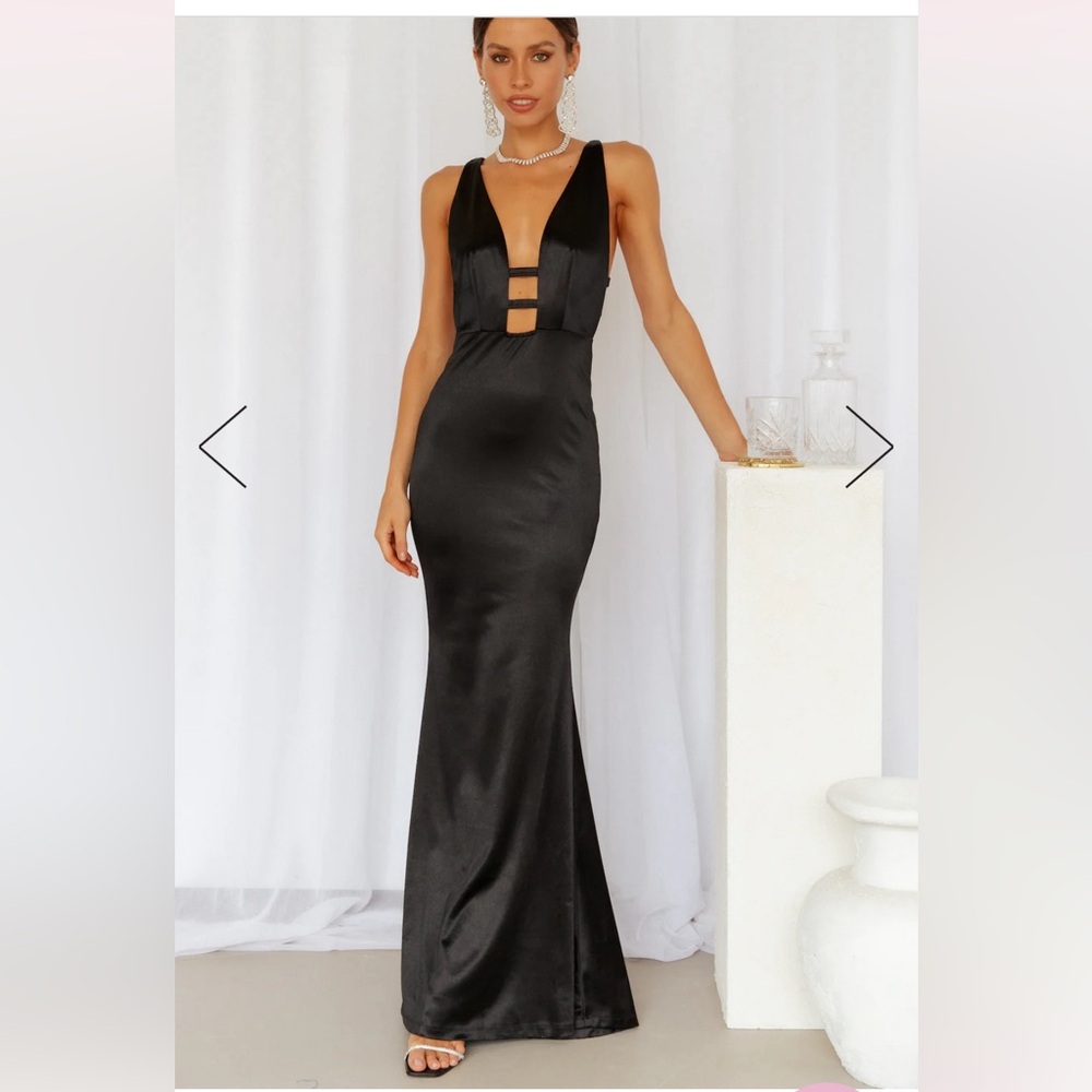 NWT Regal Hello Molly Dress - Black